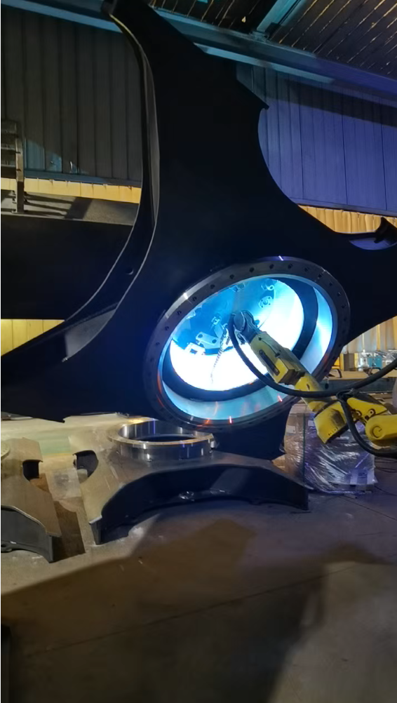 On-site Footage of Automatic Welding Process for Heavy-Duty Excavator Slewing Bearing