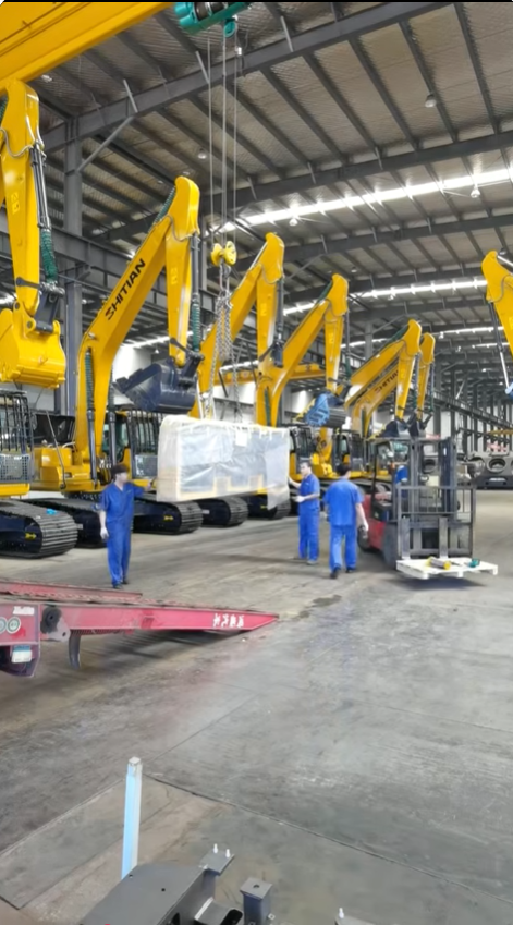 Disassembled Excavator Spare Parts Loaded for Overseas Shipment